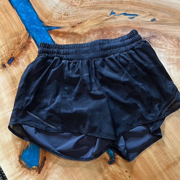 Lululemon shorts - Picture 1 of 4